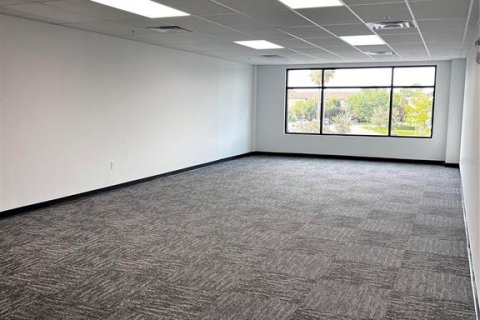 Immobilier commercial à louer à Orlando, Floride: 70.98 m2 № 1885663 - photo 8