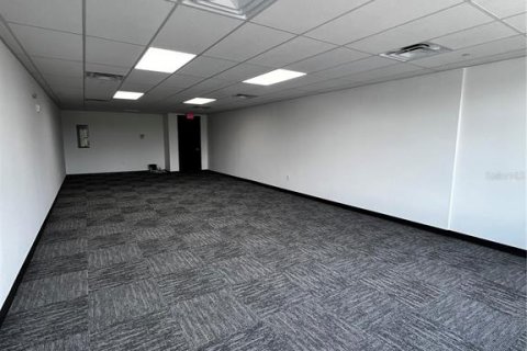 Immobilier commercial à louer à Orlando, Floride: 70.98 m2 № 1885663 - photo 12