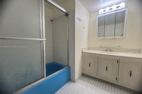 Condominio en venta en North Miami Beach, Florida, 1 dormitorio, 78.22 m2 № 1828218 - foto 18