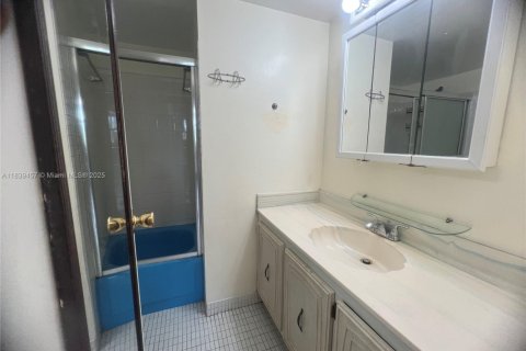 Condominio en venta en North Miami Beach, Florida, 1 dormitorio, 78.22 m2 № 1828218 - foto 16