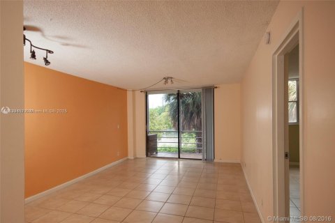 Condominio en venta en North Miami Beach, Florida, 1 dormitorio, 78.22 m2 № 1828218 - foto 10