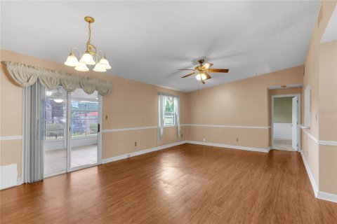 House in Ocoee, Florida 3 bedrooms, 127.37 sq.m. № 2386459 - photo 7