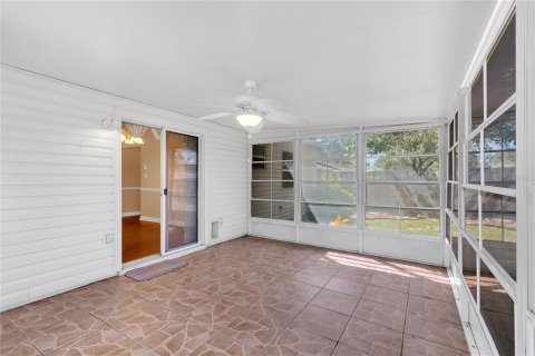 House in Ocoee, Florida 3 bedrooms, 127.37 sq.m. № 2386459 - photo 16
