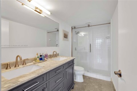 Condominio en venta en Miami Beach, Florida, 2 dormitorios, 141.21 m2 № 1711059 - foto 20