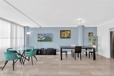 Condominio en venta en Miami Beach, Florida, 2 dormitorios, 141.21 m2 № 1711059 - foto 4