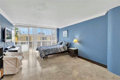 Condominio en venta en Miami Beach, Florida, 2 dormitorios, 141.21 m2 № 1711059 - foto 18