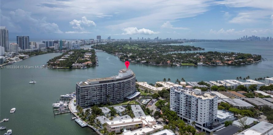 Condominio en Miami Beach, Florida, 2 dormitorios  № 1711059