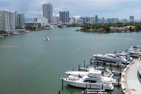 Condominio en venta en Miami Beach, Florida, 2 dormitorios, 141.21 m2 № 1711059 - foto 26
