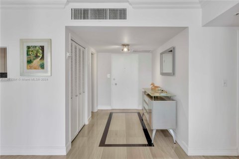 Condominio en venta en Miami Beach, Florida, 2 dormitorios, 141.21 m2 № 1711059 - foto 13