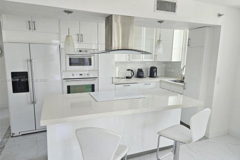 Copropriété à louer à Miami, Floride: 2 chambres, 98.94 m2 № 2023865 - photo 7