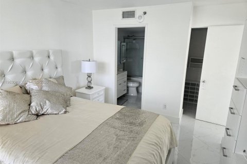 Copropriété à louer à Miami, Floride: 2 chambres, 98.94 m2 № 2023865 - photo 11