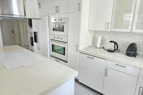 Copropriété à louer à Miami, Floride: 2 chambres, 98.94 m2 № 2023865 - photo 6