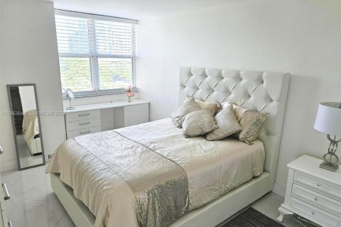 Copropriété à louer à Miami, Floride: 2 chambres, 98.94 m2 № 2023865 - photo 10