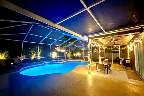 House in Wesley Chapel, Florida 3 bedrooms, 191.94 sq.m. № 1876466 - photo 3