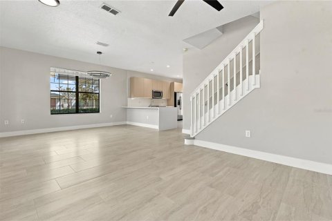 Touwnhouse à louer à Orlando, Floride: 3 chambres, 149.2 m2 № 2429577 - photo 12