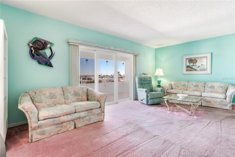Copropriété à vendre à North Redington Beach, Floride: 2 chambres, 99.41 m2 № 2436733 - photo 15