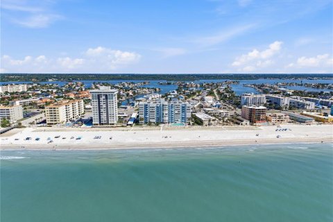 Copropriété à vendre à North Redington Beach, Floride: 2 chambres, 99.41 m2 № 2436733 - photo 3