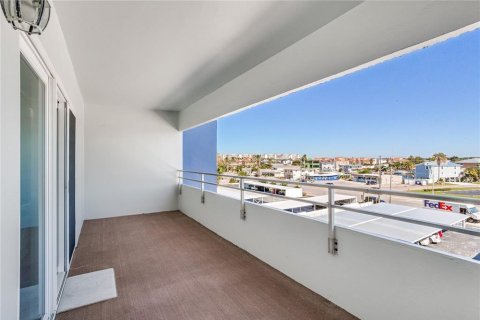 Copropriété à vendre à North Redington Beach, Floride: 2 chambres, 99.41 m2 № 2436733 - photo 25