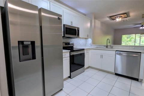 Adosado en venta en Wesley Chapel, Florida, 2 dormitorios, 110 m2 № 1791254 - foto 3
