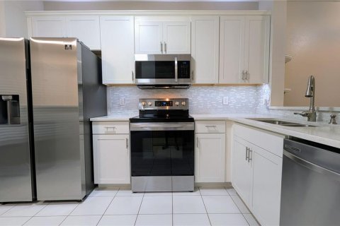 Adosado en venta en Wesley Chapel, Florida, 2 dormitorios, 110 m2 № 1791254 - foto 6