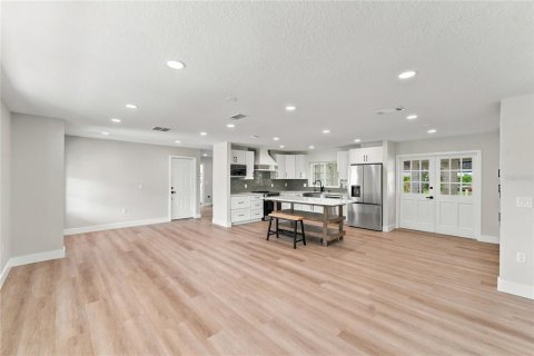 Villa ou maison à vendre à Orlando, Floride: 4 chambres, 216.09 m2 № 2419226 - photo 7