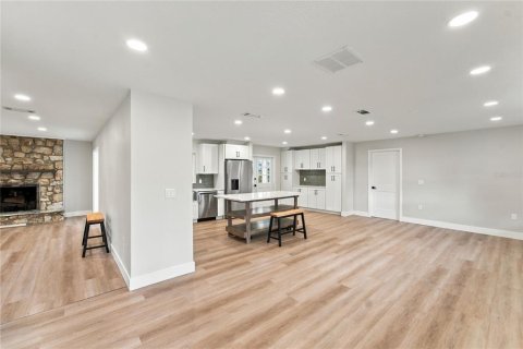 Villa ou maison à vendre à Orlando, Floride: 4 chambres, 216.09 m2 № 2419226 - photo 3