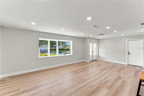 Villa ou maison à vendre à Orlando, Floride: 4 chambres, 216.09 m2 № 2419226 - photo 9