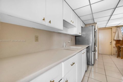 Condo in Fort Lauderdale, Florida, 2 bedrooms  № 2087012 - photo 22