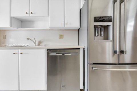 Condo in Fort Lauderdale, Florida, 2 bedrooms  № 2087012 - photo 21