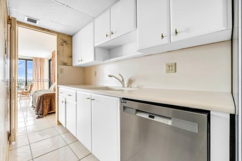 Condo in Fort Lauderdale, Florida, 2 bedrooms  № 2087012 - photo 18