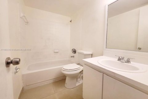 Condominio en venta en Tamarac, Florida, 2 dormitorios, 94.11 m2 № 1890820 - foto 20