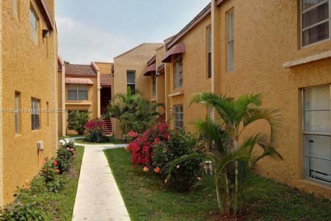 Condominio en venta en Tamarac, Florida, 2 dormitorios, 94.11 m2 № 1890820 - foto 6