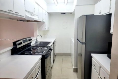 Condominio en venta en Tamarac, Florida, 2 dormitorios, 94.11 m2 № 1890820 - foto 16