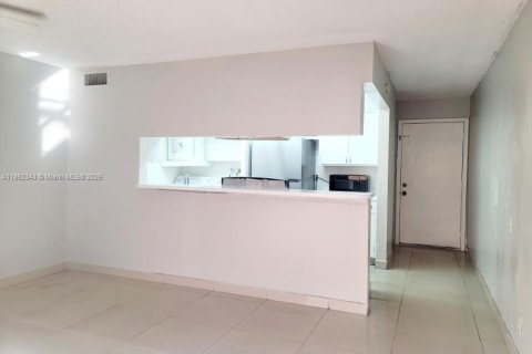Condominio en venta en Tamarac, Florida, 2 dormitorios, 94.11 m2 № 1890820 - foto 13