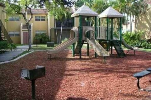 Condominio en venta en Tamarac, Florida, 2 dormitorios, 94.11 m2 № 1890820 - foto 8