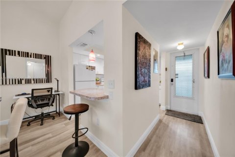 Condo in Cape Coral, Florida, 2 bedrooms  № 2054101 - photo 3