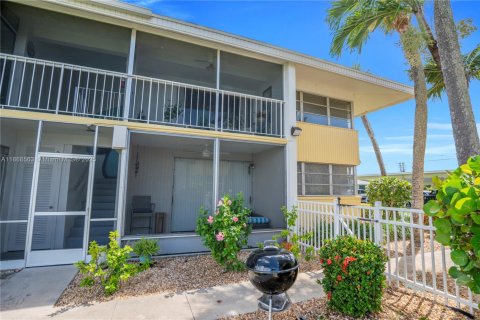Condo in Cape Coral, Florida, 2 bedrooms  № 2054101 - photo 2