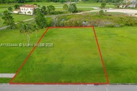 Land in Port St. Lucie, Florida № 1816490 - photo 2