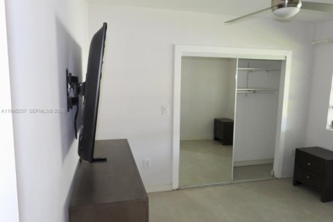 Casa en alquiler en Hollywood, Florida, 3 dormitorios, 130.25 m2 № 2058764 - foto 15