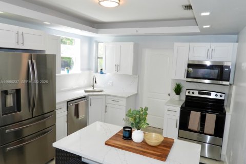 Casa en alquiler en Hollywood, Florida, 3 dormitorios, 130.25 m2 № 2058764 - foto 8