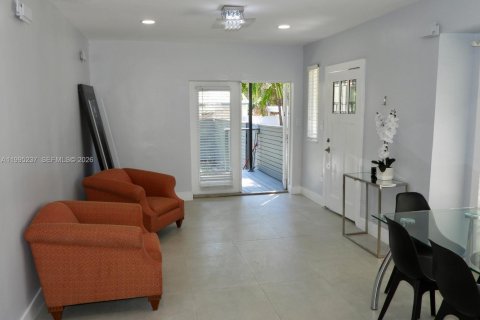 Casa en alquiler en Hollywood, Florida, 3 dormitorios, 130.25 m2 № 2058764 - foto 4
