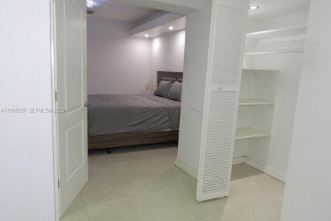 Casa en alquiler en Hollywood, Florida, 3 dormitorios, 130.25 m2 № 2058764 - foto 12