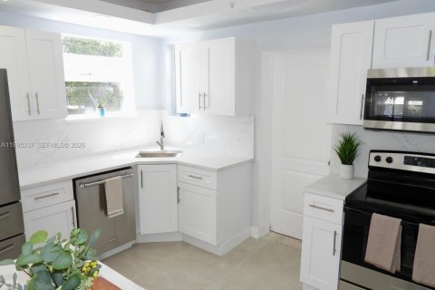 Casa en alquiler en Hollywood, Florida, 3 dormitorios, 130.25 m2 № 2058764 - foto 10