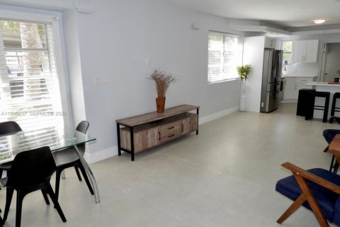 Casa en alquiler en Hollywood, Florida, 3 dormitorios, 130.25 m2 № 2058764 - foto 5