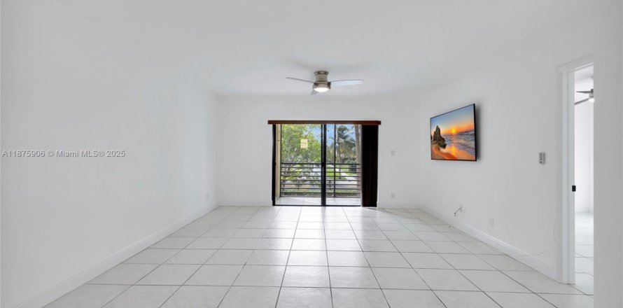 Condo in Pompano Beach, Florida, 2 bedrooms  № 1926809