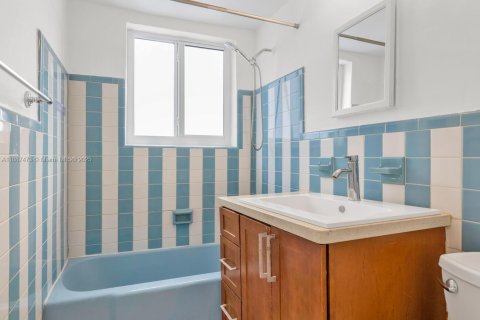 Apartamento en alquiler en Miami, Florida, 1 dormitorio, 82.68 m2 № 1933111 - foto 10