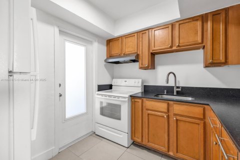 Apartment in Miami, Florida 1 bedroom, 82.68 sq.m. № 1933111 - photo 8