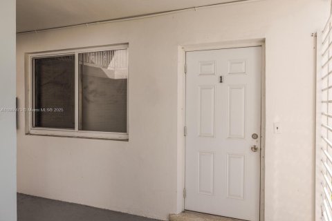 Appartement à louer à Miami, Floride: 1 chambre, 82.68 m2 № 1933111 - photo 3