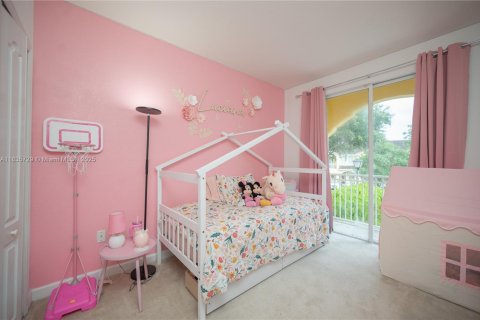 Townhouse in Miami, Florida 3 bedrooms, 164.9 sq.m. № 1818591 - photo 13