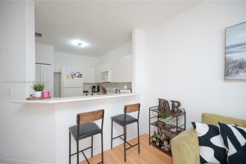Townhouse in Miami, Florida 3 bedrooms, 164.9 sq.m. № 1818591 - photo 6